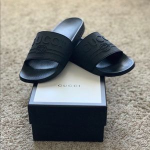 Gucci logo rubber slide sandal